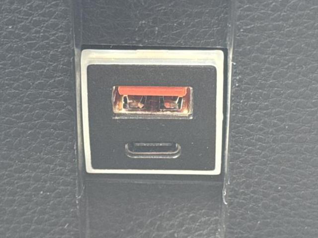 カローラツーリング ハイブリッドダブルバイビー　保証書／社外　９インチ　ＳＤナビ／トヨタセーフティセンス／車線逸脱防止支援システム／シート　ハーフレザー／ドライブレコーダー　前後／ヘッドランプ　ＬＥＤ／ＥＴＣ／ＥＢＤ付ＡＢＳ／横滑り防止装置（36枚目）