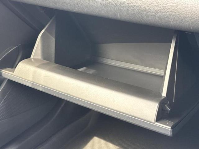 カローラツーリング ハイブリッドダブルバイビー　保証書／社外　９インチ　ＳＤナビ／トヨタセーフティセンス／車線逸脱防止支援システム／シート　ハーフレザー／ドライブレコーダー　前後／ヘッドランプ　ＬＥＤ／ＥＴＣ／ＥＢＤ付ＡＢＳ／横滑り防止装置（39枚目）