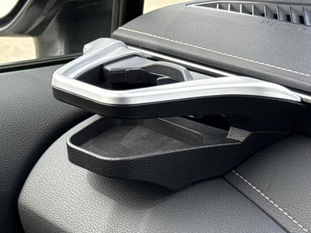 カローラツーリング ハイブリッドダブルバイビー　保証書／社外　９インチ　ＳＤナビ／トヨタセーフティセンス／車線逸脱防止支援システム／シート　ハーフレザー／ドライブレコーダー　前後／ヘッドランプ　ＬＥＤ／ＥＴＣ／ＥＢＤ付ＡＢＳ／横滑り防止装置（43枚目）