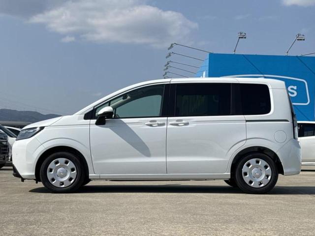 フリード eHEVエアー 保証書/純正 8インチ ナビ/ホンダセンシング/両側電動スライドドア/車線逸脱防止支援システム/登録済未使用車/ヘッドランプ LED/USBジャック/Bluetooth接続/EBD付ABS 禁煙車(2枚目)