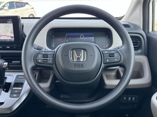 フリード eHEVエアー 保証書/純正 8インチ ナビ/ホンダセンシング/両側電動スライドドア/車線逸脱防止支援システム/登録済未使用車/ヘッドランプ LED/USBジャック/Bluetooth接続/EBD付ABS 禁煙車(14枚目)