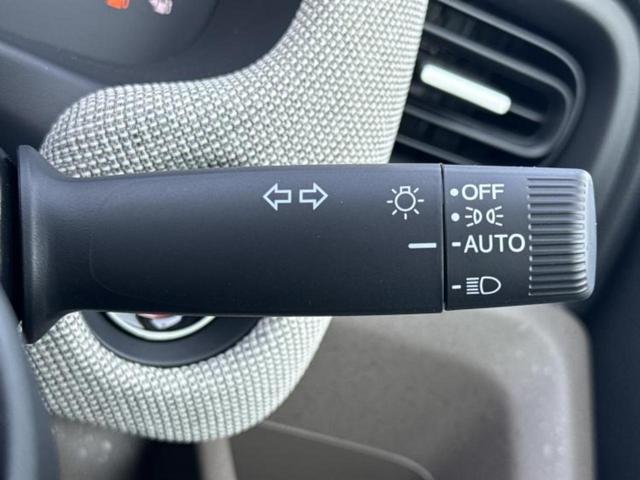 フリード eHEVエアー 保証書/純正 8インチ ナビ/ホンダセンシング/両側電動スライドドア/車線逸脱防止支援システム/登録済未使用車/ヘッドランプ LED/USBジャック/Bluetooth接続/EBD付ABS 禁煙車(15枚目)