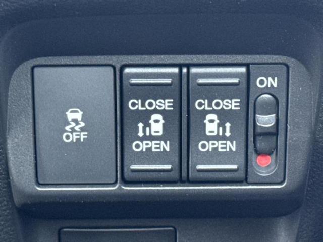 フリード eHEVエアー 保証書/純正 8インチ ナビ/ホンダセンシング/両側電動スライドドア/車線逸脱防止支援システム/登録済未使用車/ヘッドランプ LED/USBジャック/Bluetooth接続/EBD付ABS 禁煙車(29枚目)