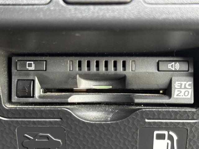 ルーミー カスタムＧ　新品タイヤ／保証書／純正　９インチ　ＳＤナビ／トヨタセーフティセンス／両側電動スライドドア／車線逸脱防止支援システム／ドライブレコーダー　社外／ヘッドランプ　ＬＥＤ／Ｂｌｕｅｔｏｏｔｈ接続　ＤＶＤ再生（25枚目）