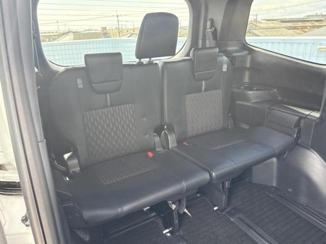 ノア ハイブリッドＳ－Ｚ　新品タイヤ／保証書／ディスプレイオーディオ＋ナビ１０．５インチ／フリップダウンモニター　純正　１４インチ／トヨタセーフティセンス／両側電動スライドドア／シートヒーター　前席　衝突被害軽減システム（6枚目）