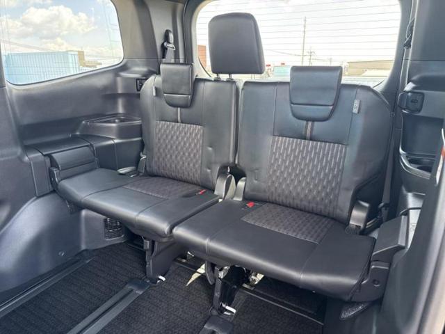 ノア ハイブリッドＳ－Ｚ　新品タイヤ／保証書／ディスプレイオーディオ＋ナビ１０．５インチ／フリップダウンモニター　純正　１４インチ／トヨタセーフティセンス／両側電動スライドドア／シートヒーター　前席　衝突被害軽減システム（19枚目）