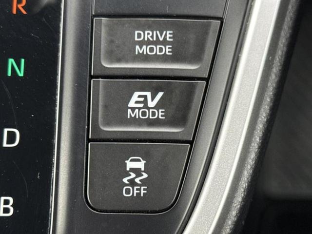 ノア ハイブリッドＳ－Ｚ　新品タイヤ／保証書／ディスプレイオーディオ＋ナビ１０．５インチ／フリップダウンモニター　純正　１４インチ／トヨタセーフティセンス／両側電動スライドドア／シートヒーター　前席　衝突被害軽減システム（32枚目）