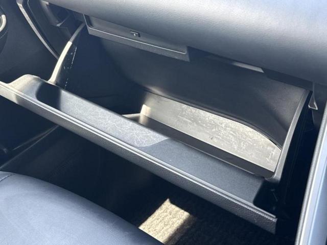 ノア ハイブリッドＳ－Ｚ　新品タイヤ／保証書／ディスプレイオーディオ＋ナビ１０．５インチ／フリップダウンモニター　純正　１４インチ／トヨタセーフティセンス／両側電動スライドドア／シートヒーター　前席　衝突被害軽減システム（44枚目）