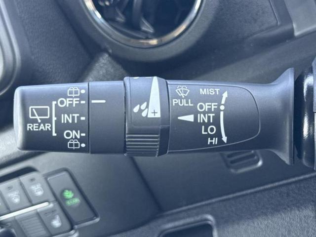 Ｎ－ＢＯＸカスタム ヒョウジュン　保証書／純正　８インチ　ナビ／ホンダセンシング／両側電動スライドドア／シートヒーター　前席／車線逸脱防止支援システム／登録済未使用車／ヘッドランプ　ＬＥＤ／ＵＳＢジャック／Ｂｌｕｅｔｏｏｔｈ接続（17枚目）