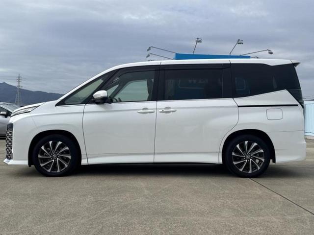 ヴォクシー ハイブリッドS-Z 保証書/ディスプレイオーディオ+ナビ10.5インチ/トヨタセーフティセンス/ハンズフリー両側電動スライドドア/シートヒーター 前席/車線逸脱防止支援システム/シート ハーフレザー 衝突被害軽減システム(2枚目)