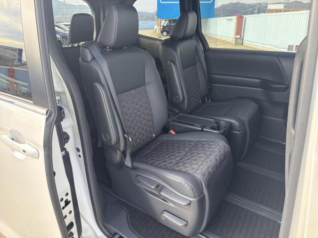 ヴォクシー ハイブリッドS-Z 保証書/ディスプレイオーディオ+ナビ10.5インチ/トヨタセーフティセンス/ハンズフリー両側電動スライドドア/シートヒーター 前席/車線逸脱防止支援システム/シート ハーフレザー 衝突被害軽減システム(5枚目)