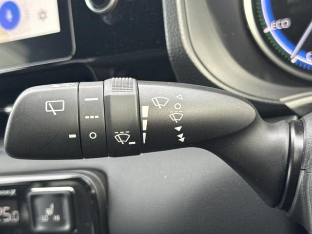 ヴォクシー ハイブリッドS-Z 保証書/ディスプレイオーディオ+ナビ10.5インチ/トヨタセーフティセンス/ハンズフリー両側電動スライドドア/シートヒーター 前席/車線逸脱防止支援システム/シート ハーフレザー 衝突被害軽減システム(17枚目)