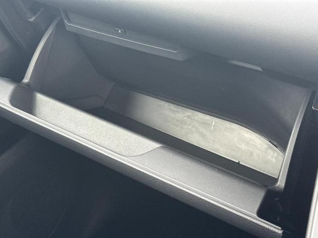 ヴォクシー ハイブリッドS-Z 保証書/ディスプレイオーディオ+ナビ10.5インチ/トヨタセーフティセンス/ハンズフリー両側電動スライドドア/シートヒーター 前席/車線逸脱防止支援システム/シート ハーフレザー 衝突被害軽減システム(42枚目)