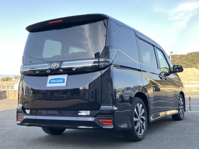 ヴォクシー Ｓ－Ｚ　保証書／ディスプレイオーディオ＋ナビ／フリップダウンモニター／トヨタセーフティセンス／両側電動スライドドア／シートヒーター／車線逸脱防止支援システム／ヘッドランプ　ＬＥＤ／ＥＴＣ　衝突被害軽減システム（3枚目）