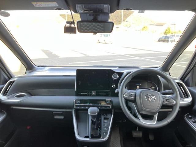 ヴォクシー Ｓ－Ｚ　保証書／ディスプレイオーディオ＋ナビ／フリップダウンモニター／トヨタセーフティセンス／両側電動スライドドア／シートヒーター／車線逸脱防止支援システム／ヘッドランプ　ＬＥＤ／ＥＴＣ　衝突被害軽減システム（4枚目）