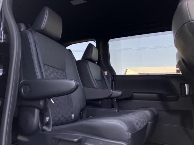 ヴォクシー Ｓ－Ｚ　保証書／ディスプレイオーディオ＋ナビ／フリップダウンモニター／トヨタセーフティセンス／両側電動スライドドア／シートヒーター／車線逸脱防止支援システム／ヘッドランプ　ＬＥＤ／ＥＴＣ　衝突被害軽減システム（6枚目）