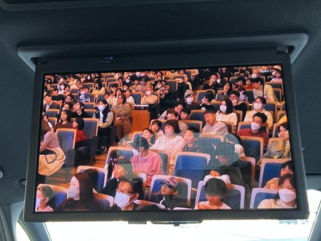 ヴォクシー Ｓ－Ｚ　保証書／ディスプレイオーディオ＋ナビ／フリップダウンモニター／トヨタセーフティセンス／両側電動スライドドア／シートヒーター／車線逸脱防止支援システム／ヘッドランプ　ＬＥＤ／ＥＴＣ　衝突被害軽減システム（11枚目）