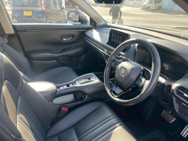 ZR-V eHEV Z 新品タイヤ/保証書/ディスプレイオーディオ+ナビ/ホンダセンシング/シートヒーター/全方位モニター/車線逸脱防止支援システム/シート フルレザー/電動バックドア/ドライブレコーダー 前後 革シート(5枚目)