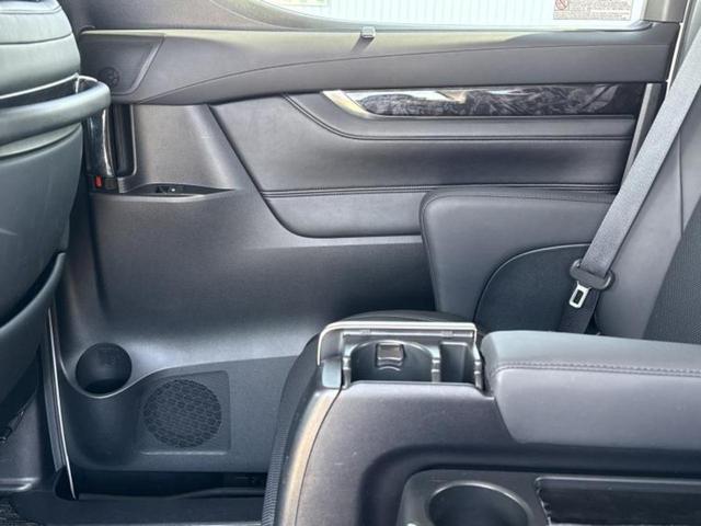 アルファード Ｓ　Ｃパッケージ　新品タイヤ／モデリスタエアロ／保証書／ディスプレイオーディオ＋ナビ９インチ／フリップダウンモニター　純正　１２．８インチ／トヨタセーフティセンス／両側電動スライドドア／シートヒーター　前席　フルエアロ（24枚目）