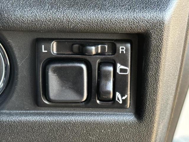 ４ＷＤ　ＸＬ　保証書／ディスプレイオーディオ／シートヒーター／ドライブレコーダー　前後／ＵＳＢジャック／Ｂｌｕｅｔｏｏｔｈ接続／ＥＴＣ／ＡＢＳ／横滑り防止装置／バックモニター／ＤＶＤ／衝突安全ボディ（画像25）