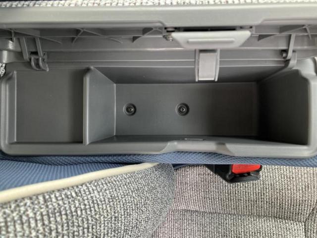 ストライプスＧ　保証書／スマートアシスト（トヨタ・ダイハツ）／両側電動スライドドア／シートヒーター　前席／車線逸脱防止支援システム／ヘッドランプ　ＬＥＤ／ＥＢＤ付ＡＢＳ／横滑り防止装置／アイドリングストップ（画像31）
