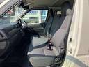ハイエースバン ロングＤＸ　保証書／トヨタセーフティセンス／車線逸脱防止支援システム／ドライブレコーダー　純正／ＥＴＣ／ＥＢＤ付ＡＢＳ／横滑り防止装置／衝突安全ボディ／ＭＴモード付き／パワーウインドウ／エンジンスタートボタン（6枚目）