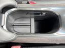 WECARSの展示場では実際に見て、触ってお車をお選びいただけます!知識の豊富な営業スタッフが様々なカーライフをご提案いたします!