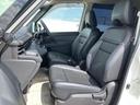 運転しやすい視界設計と、操作しやすい配置が魅力です。快適なドライビングをサポートする、上質な空間です。