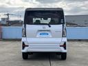 シンプルかつモダンなリアデザイン。安定感のあるフォルムが、運転時の安心感を高めてくれます。