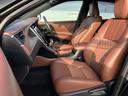 運転席からの視界は良好で、運転操作もスムーズに行えます。快適なドライビングポジションで、安全運転をサポートします。集中できる空間です。