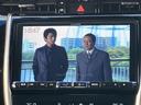 停車中に楽しめるTV機能。長距離移動の休憩時などに、ニュースや番組をチェックできます。同乗者の方々も快適に過ごせる空間演出に貢献します。