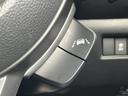 日々の運転を支えるスイッチ類を備えています。分かりやすい操作感で、快適なドライブをサポートするでしょう。