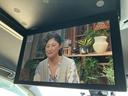 鮮明な映像で、移動中のエンターテイメントや情報収集を楽しめます。後部座席での時間も有意義に活用できます。