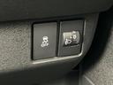 日常の運転を助けるスイッチ類です。分かりやすい操作感で、快適なドライブを支援します。