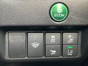 ECONモードや各種スイッチ類が操作しやすい位置に配置。日常の運転をより快適にする工夫が凝らされています。使い勝手の良さを実感してください。