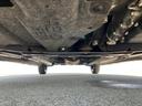 車両前方側の下廻り画像です。エンジン付近から車両中央部までの状態を確認いただけます。◆ご購入前に気になる下廻りの様子を把握したい方は、店頭スタッフまでお問い合わせ下さい。