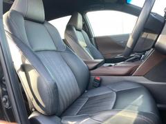 「この車の写真をもっと見たい」「状態が気になる」「この装備はついている？」どんな小さな疑問でもお気軽にお問い合わせください！ 4