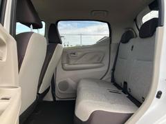 ＷＥＣＡＲＳでは各商談席に大型モニターをご用意しております！見やすい大画面でゆったりと全国の在庫をご覧いただけます！是非ご来店お待ちしております！ 7