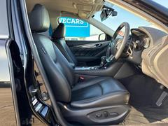 「この車の写真をもっと見たい」「状態が気になる」「この装備はついている？」どんな小さな疑問でもお気軽にお問い合わせください！ 4