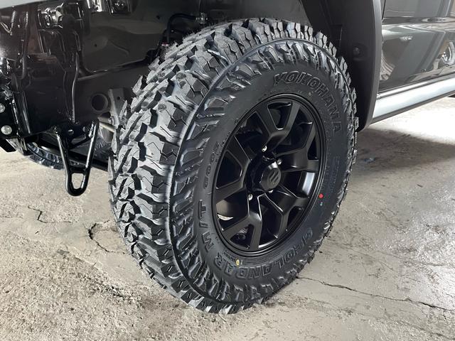 ジムニーシエラ ＪＣ　１インチリフトアップ　パイプバンパー　ＡＰＩＯグリル　ジオランダーＭＴ２３５／７５Ｒ１５　スマートキー　シートヒーター　フォグランプ　バックソナー　クルコン　ＬＥＤヘッド　誤発進抑制機能（3枚目）