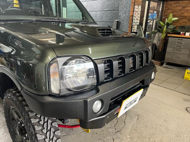 ジムニー ＸＣ　２．５インチリフトアップ　ヨコハマジオランダーＭＴ　アピオエアロ　ルーフキャリア　リアラダー　ＬＥＤテールランプ　全塗装クールカーキ（4枚目）