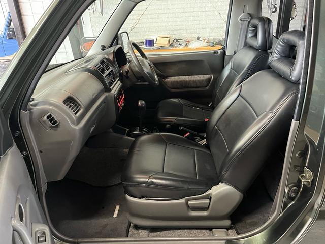 ジムニー ＸＣ　２．５インチリフトアップ　ヨコハマジオランダーＭＴ　アピオエアロ　ルーフキャリア　リアラダー　ＬＥＤテールランプ　全塗装クールカーキ（12枚目）