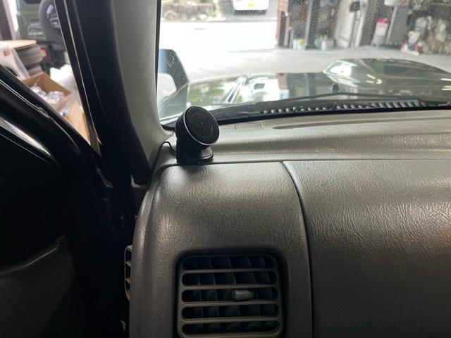 ジムニー ＸＣ　２．５インチリフトアップ　ヨコハマジオランダーＭＴ　アピオエアロ　ルーフキャリア　リアラダー　ＬＥＤテールランプ　全塗装クールカーキ（13枚目）