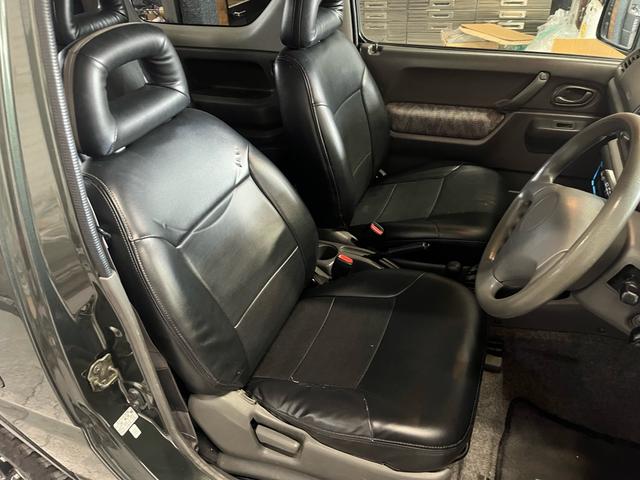 ジムニー ＸＣ　２．５インチリフトアップ　ヨコハマジオランダーＭＴ　アピオエアロ　ルーフキャリア　リアラダー　ＬＥＤテールランプ　全塗装クールカーキ（14枚目）