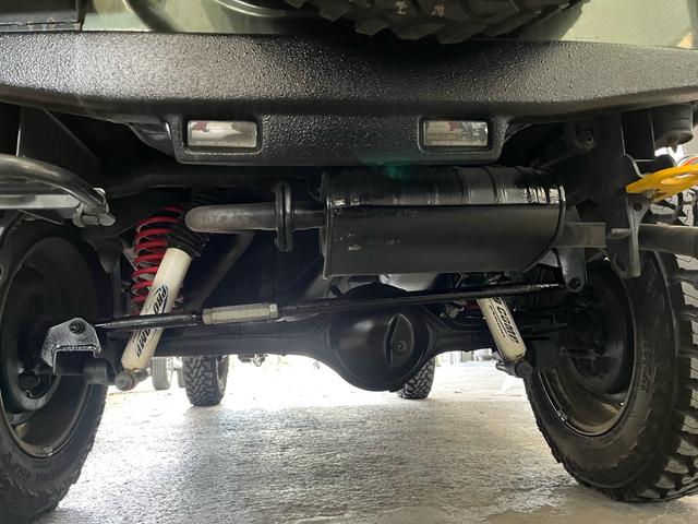 ジムニー ＸＣ　２．５インチリフトアップ　ヨコハマジオランダーＭＴ　アピオエアロ　ルーフキャリア　リアラダー　ＬＥＤテールランプ　全塗装クールカーキ（26枚目）
