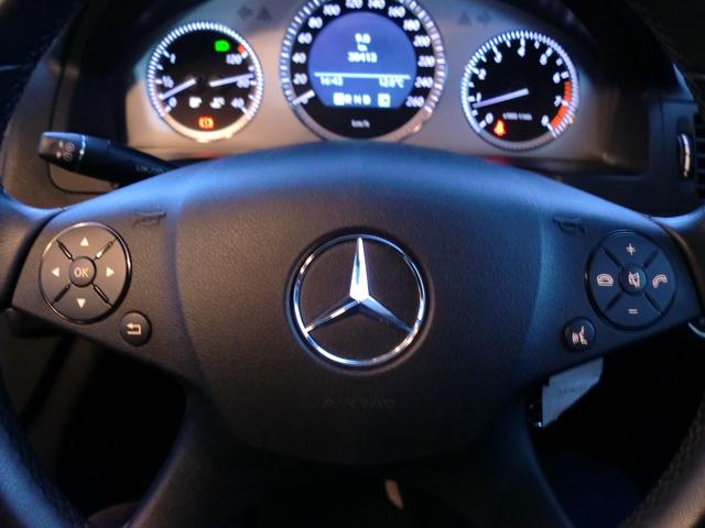 Cクラス C200コンプレッサー アバンギャルド 純正ナビ ステアリングスイッチ Bカメラ HIDライト オートライト クルコン 純正ホイール17インチ フォグランプ リアフォグ ETC 専用ハーフレザー(19枚目)