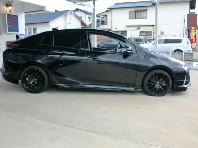 プリウス Ｓツーリングセレクション　モデリスタフルエアロ　１９インチＡＷ　ストラーダ９インチナビ（8枚目）