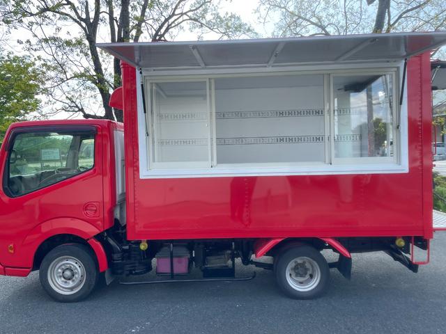 アトラストラック 　キッチンカー　移動販売車　ケータリング（8枚目）