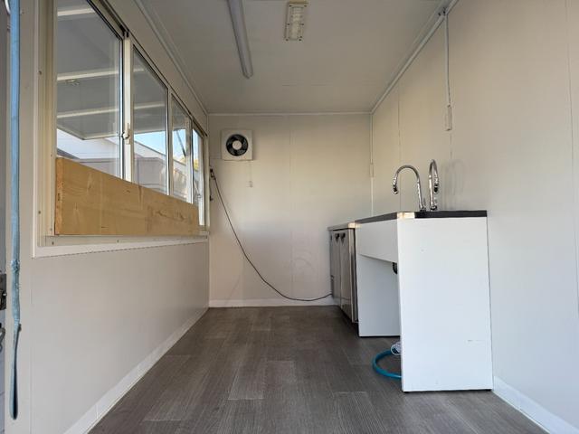 エルフバン  キッチンカー ケータリングカー 移動販売車(8枚目)