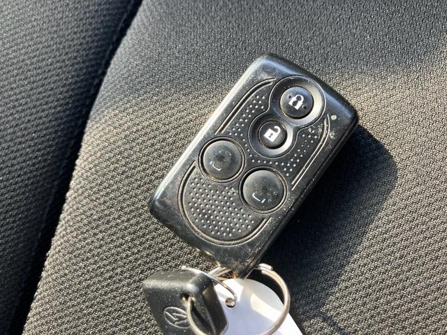 ナビテレビ　バックカメラ　ＥＴＣ　スマートキー　プッシュスタート　セキュリティー　両側パワースライドドア　アイドリングストップ　純正アルミホイール